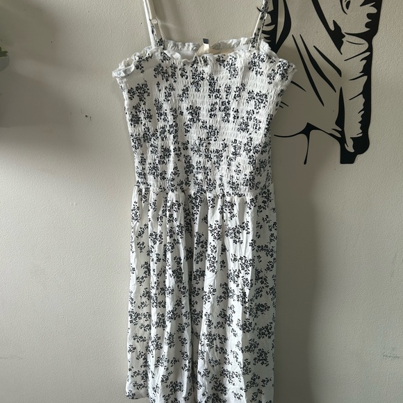 White Floral Dress - Picture 7 of 11